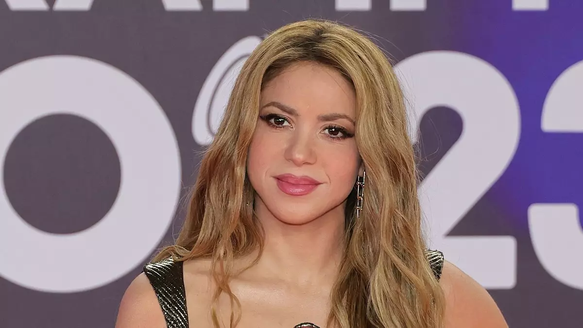 Shakira Announces New Album: Las Mujeres Ya No Lloran