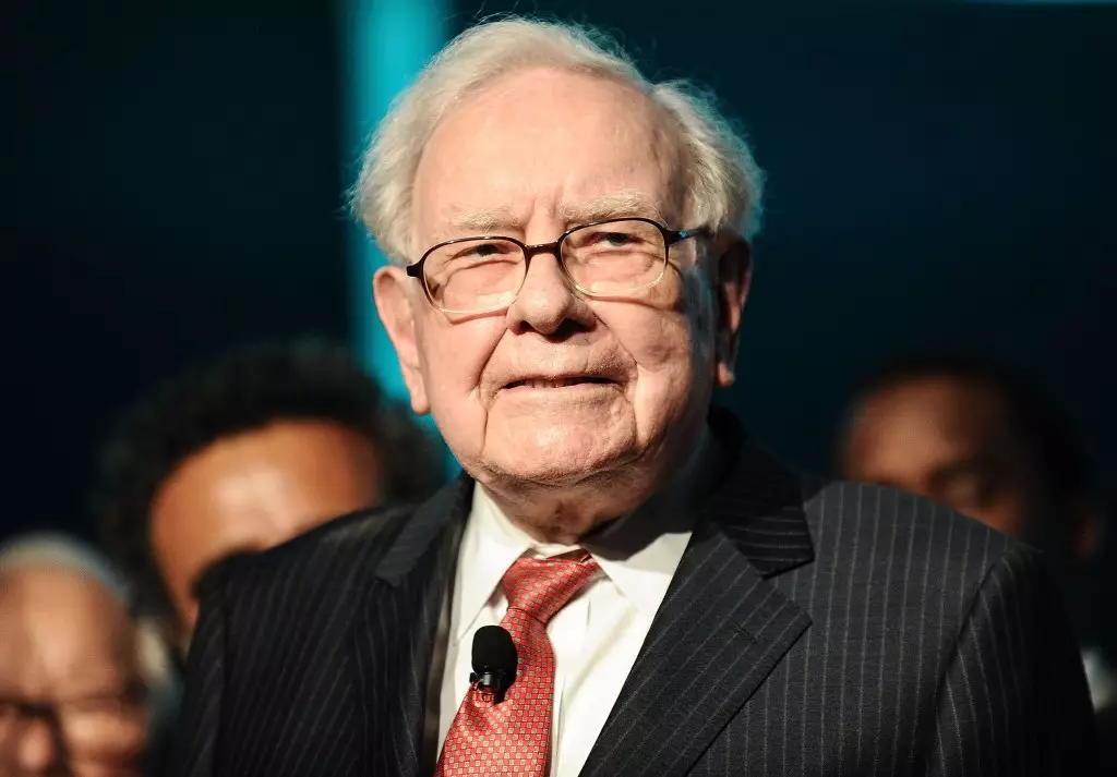 The Costly Mistake of Warren Buffett: Selling Paramount Global Shares