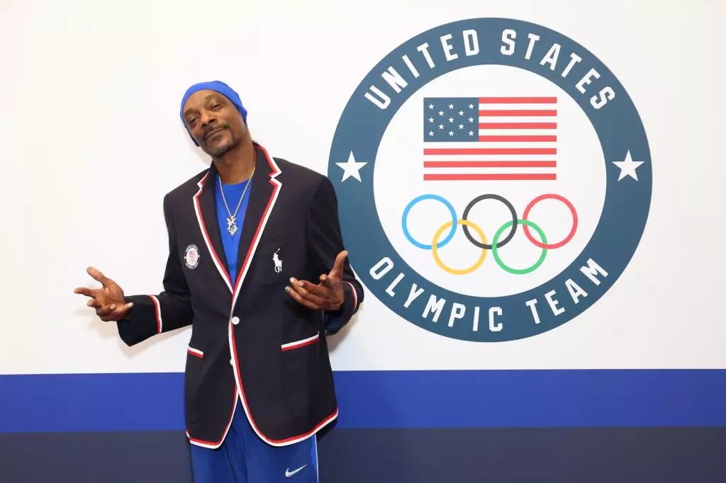 Snoop Dogg to Carry Olympic Torch in Paris