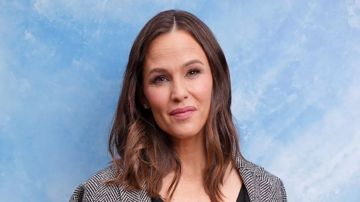 Jennifer Garner Shines as a Style Icon at Paris Fashion Week