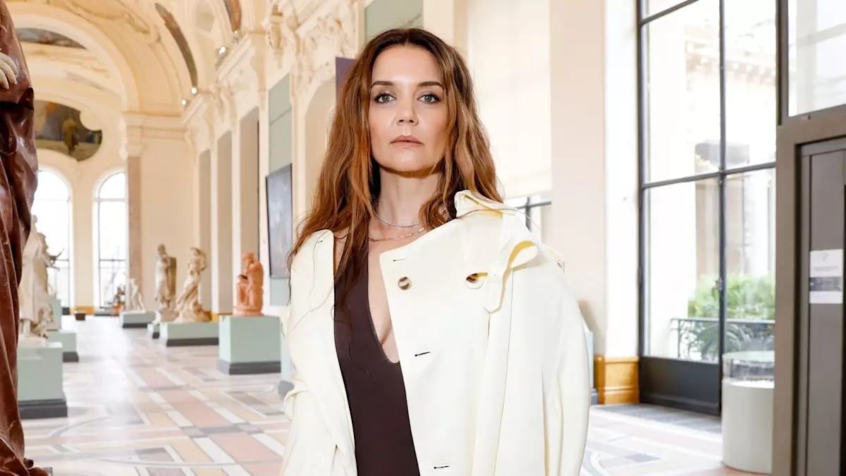 Effortless Elegance: Katie Holmes Lights Up Paris Fashion Week