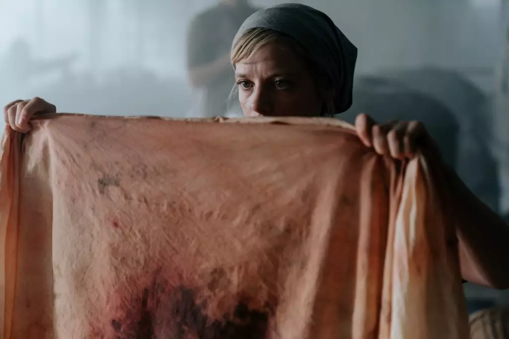 A Brave Vision: Exploring the Depths of Humanity in Ulrike Vahl’s ‘Crux’