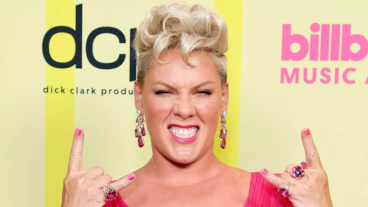 A Delightful Surprise: Pink’s Unforgettable Crash at a Bride’s Wedding
