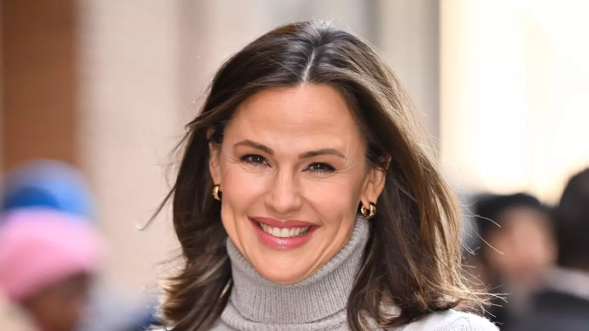 The Radiant Authenticity of Jennifer Garner: Redefining Beauty in a Filtered World